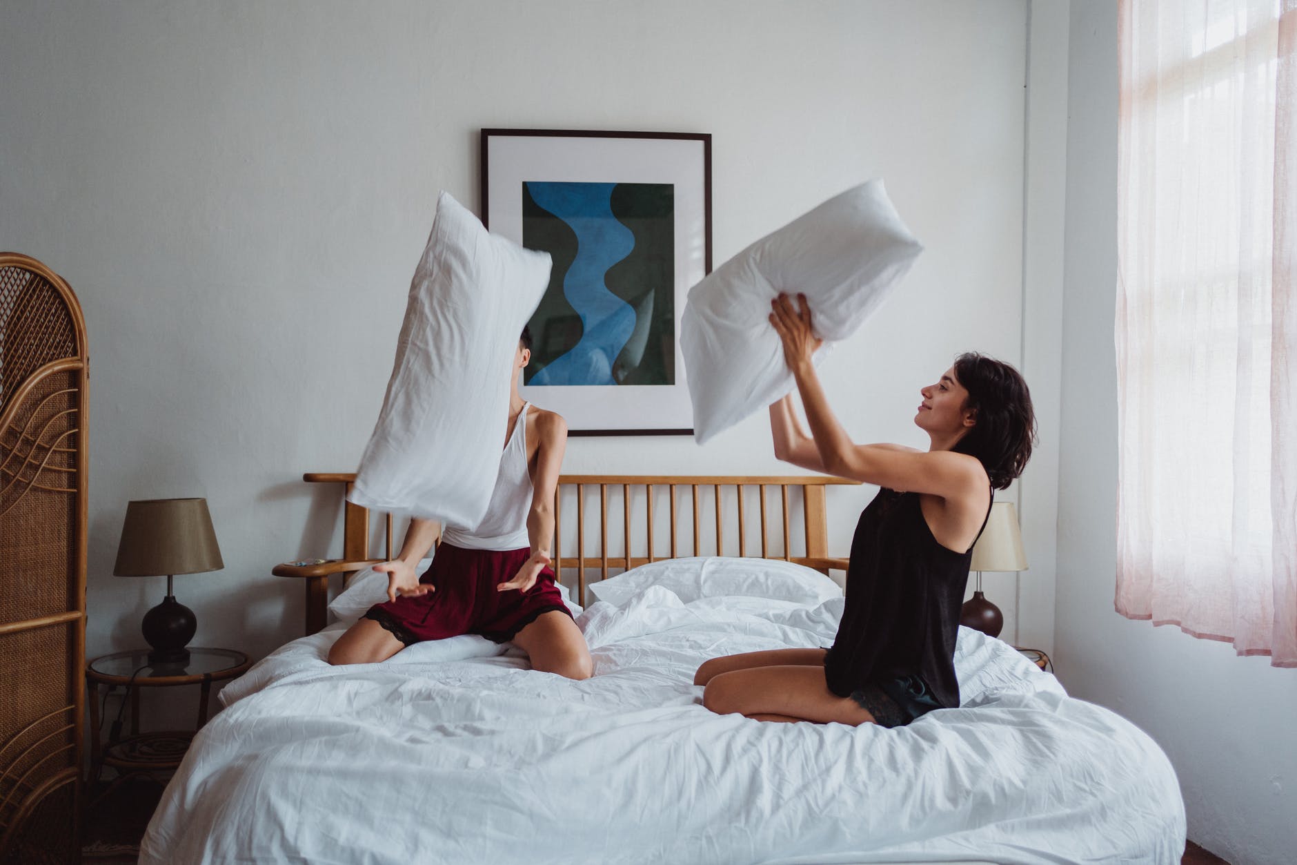 How To Choose the Perfect Pillow? - THE LINEN COMPANY