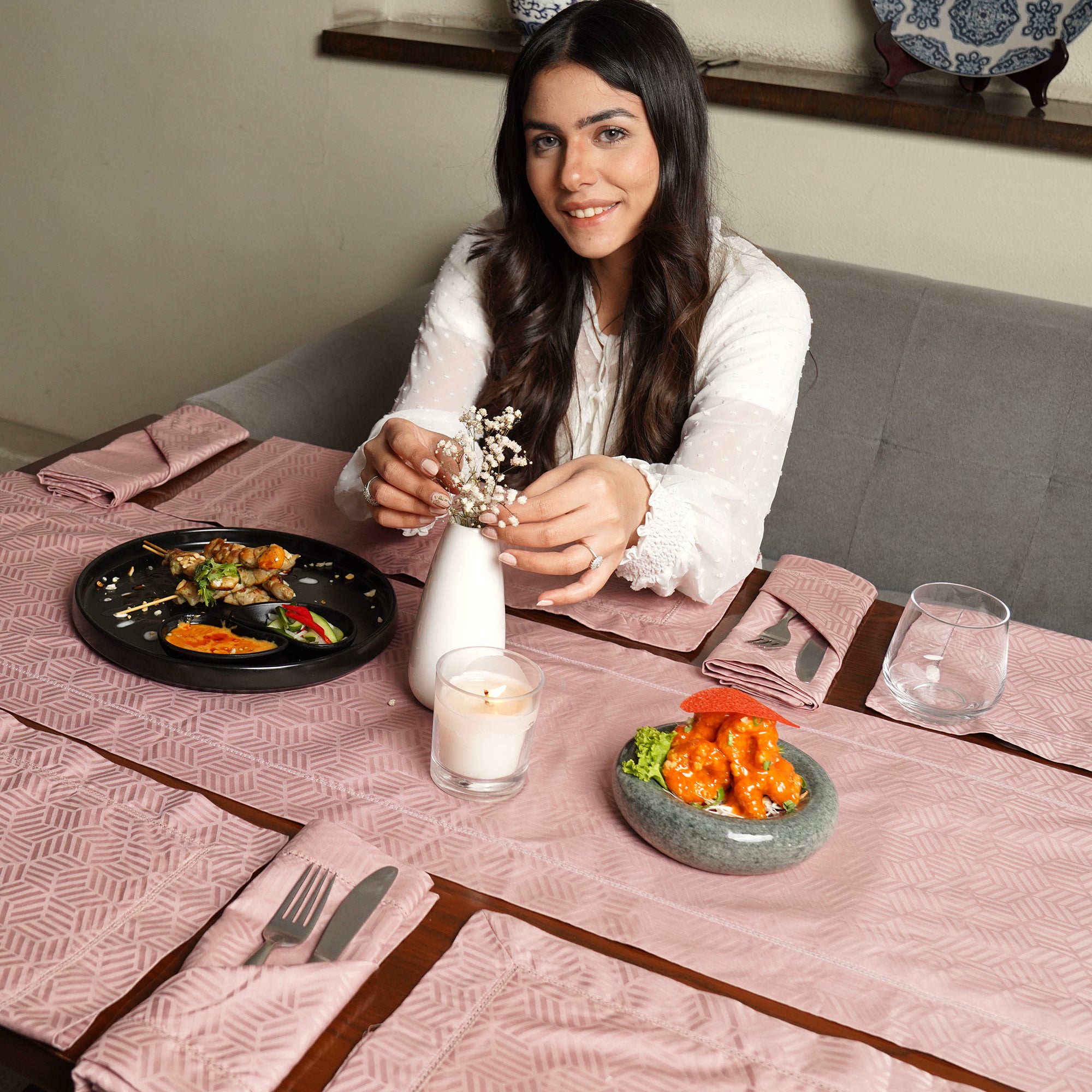 Rose Pink Jacquard Table Runner Luxe-Edition