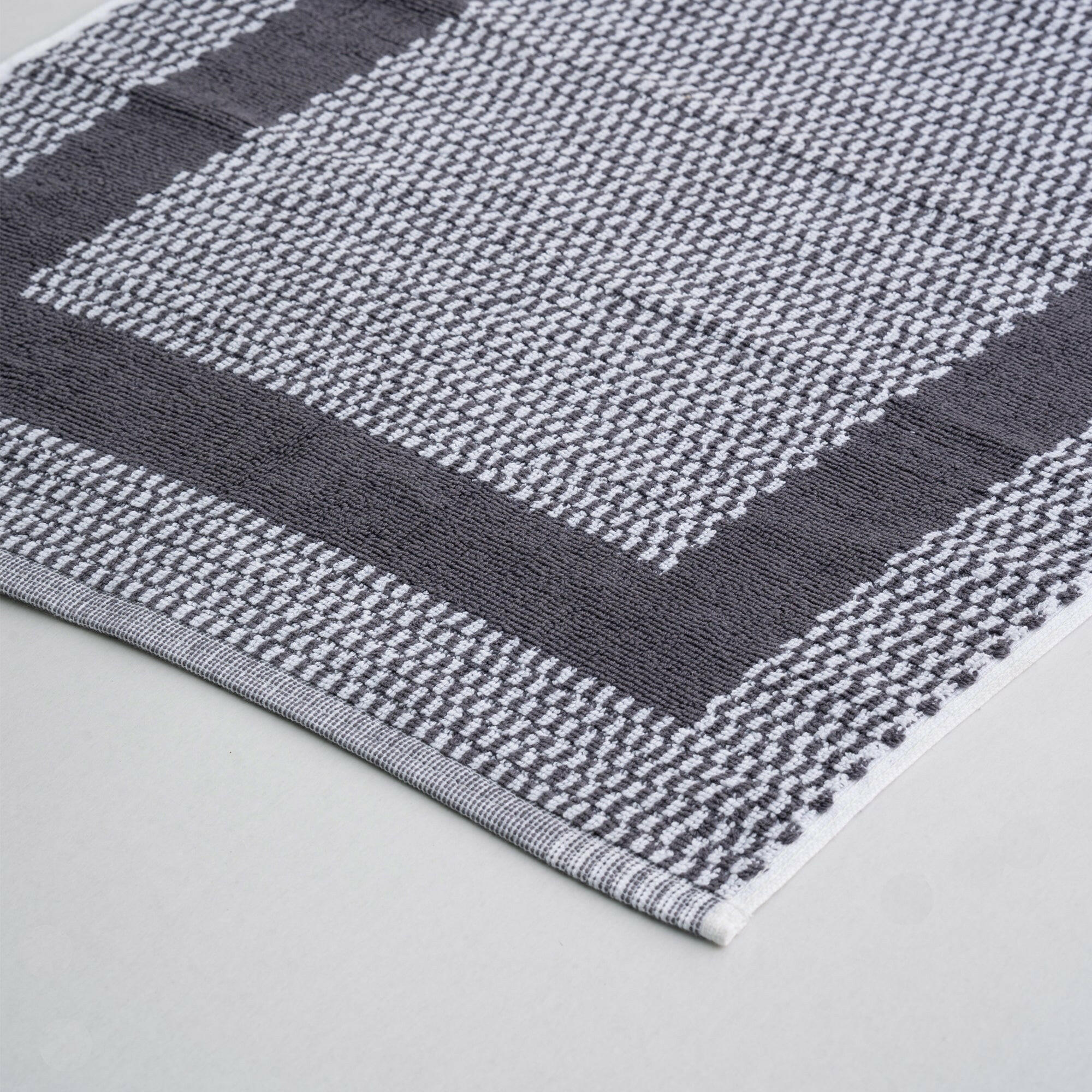 The Linen Company Bath Standard Charcoal Checkered Bath Mat