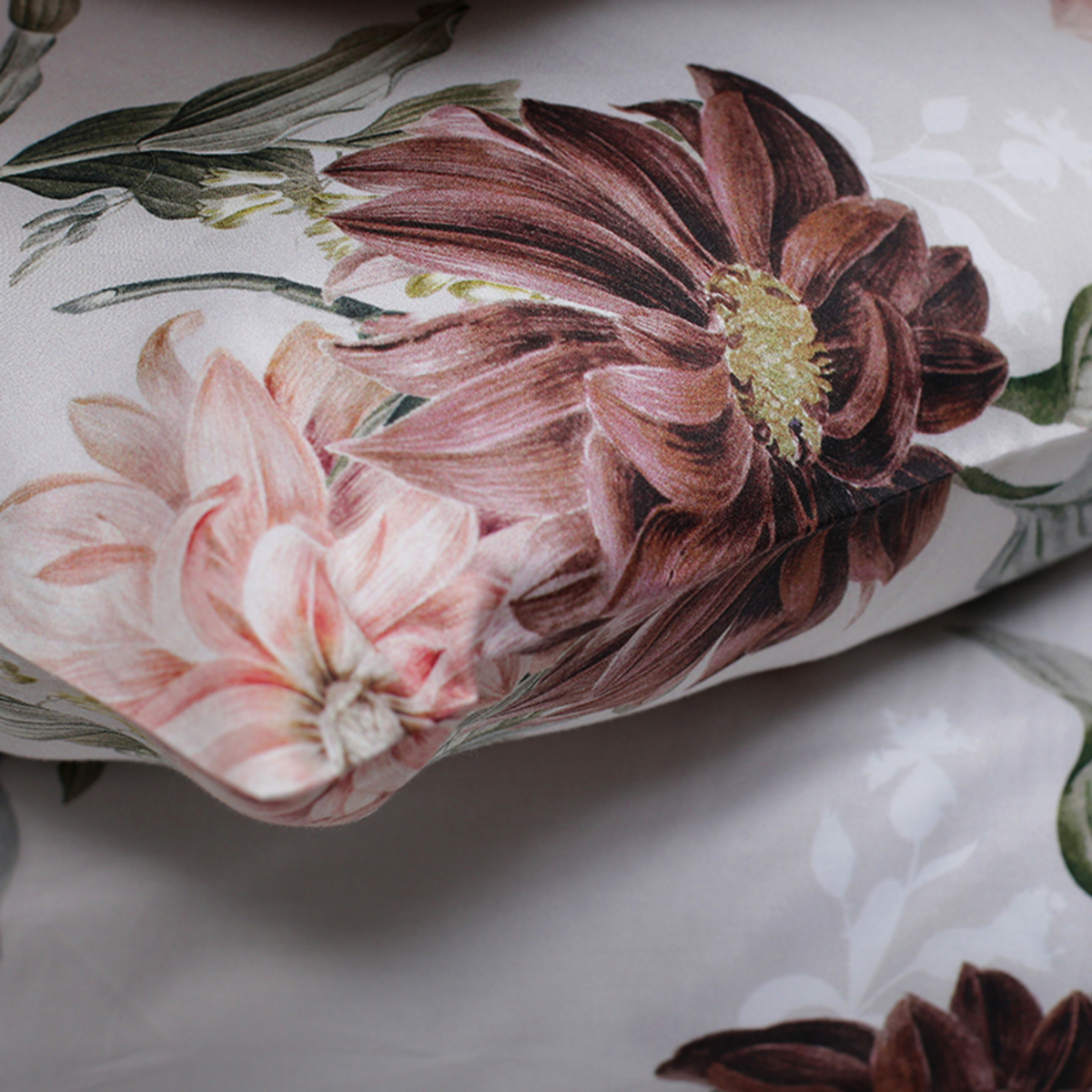 The Linen Company Bedding Flat Sheet Set / King Cameo Flora Bed Sheet Set