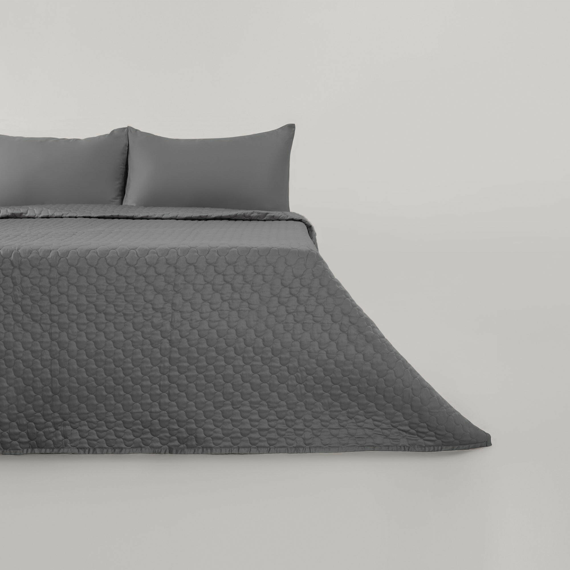 The Linen Company Bedding King Soot BedSpread Set