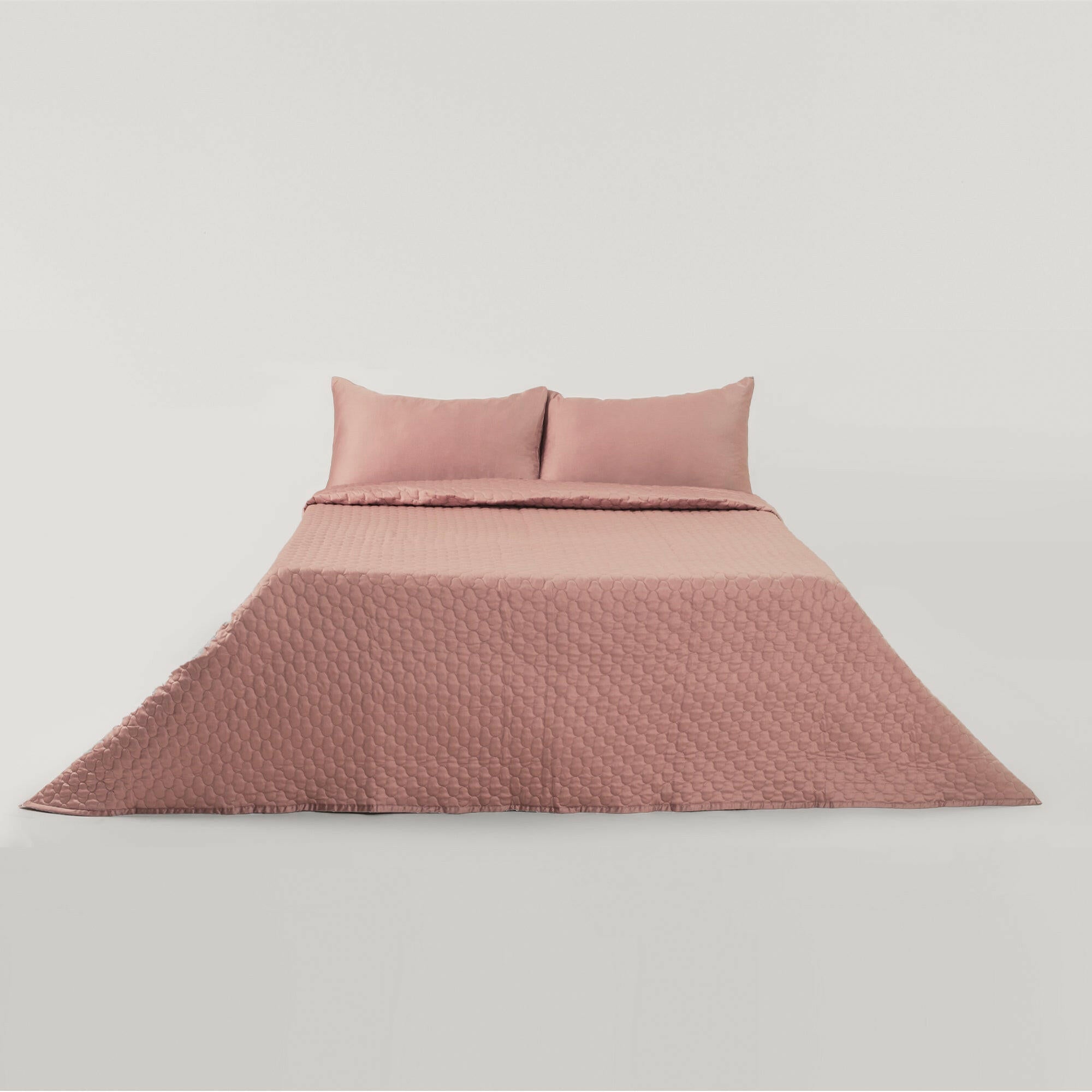 The Linen Company Bedding King Valentine Bedspread Set
