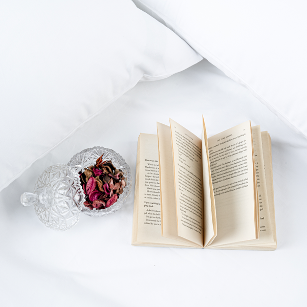 The Linen Company Bedding King White 800 Supima Wood Work Bed Sheet Set