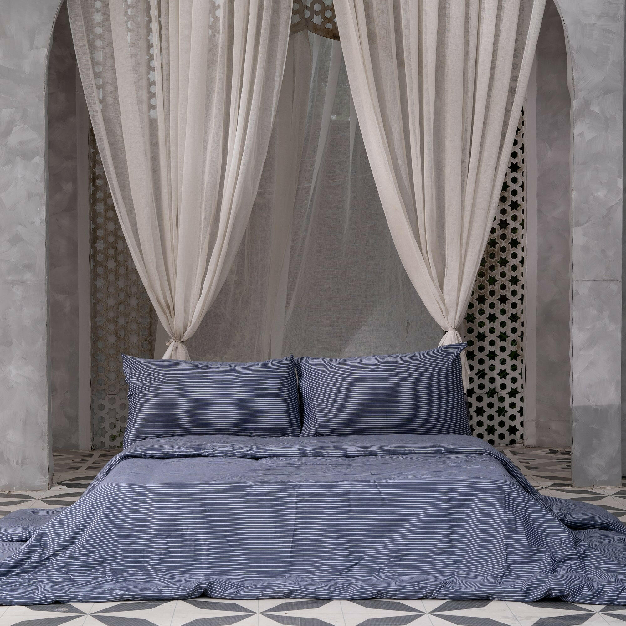 The Linen Company Bedding Night Stripes Duvet Cover Set