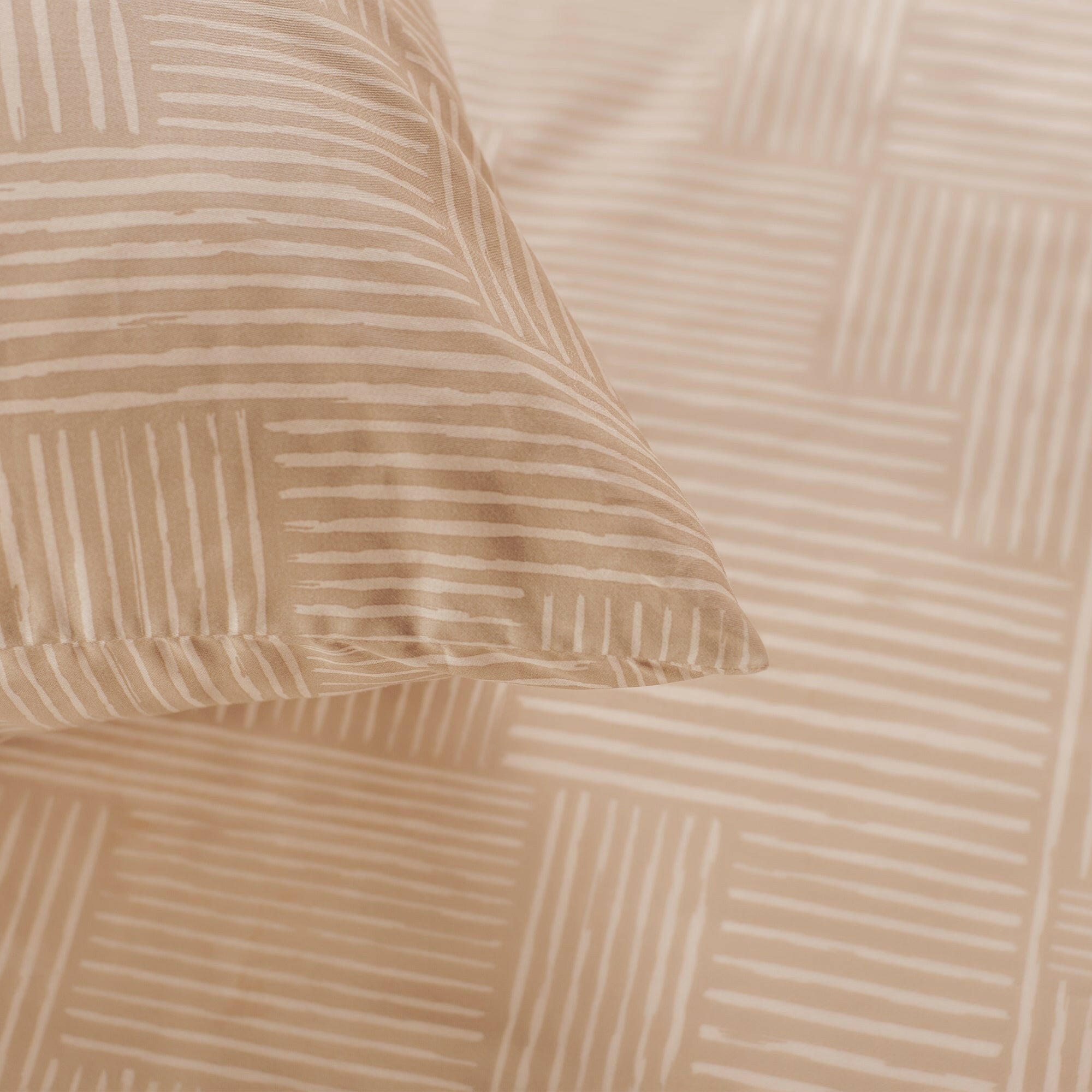 The Linen Company Bedding Rhythmic Dusk Duvet Cover Set