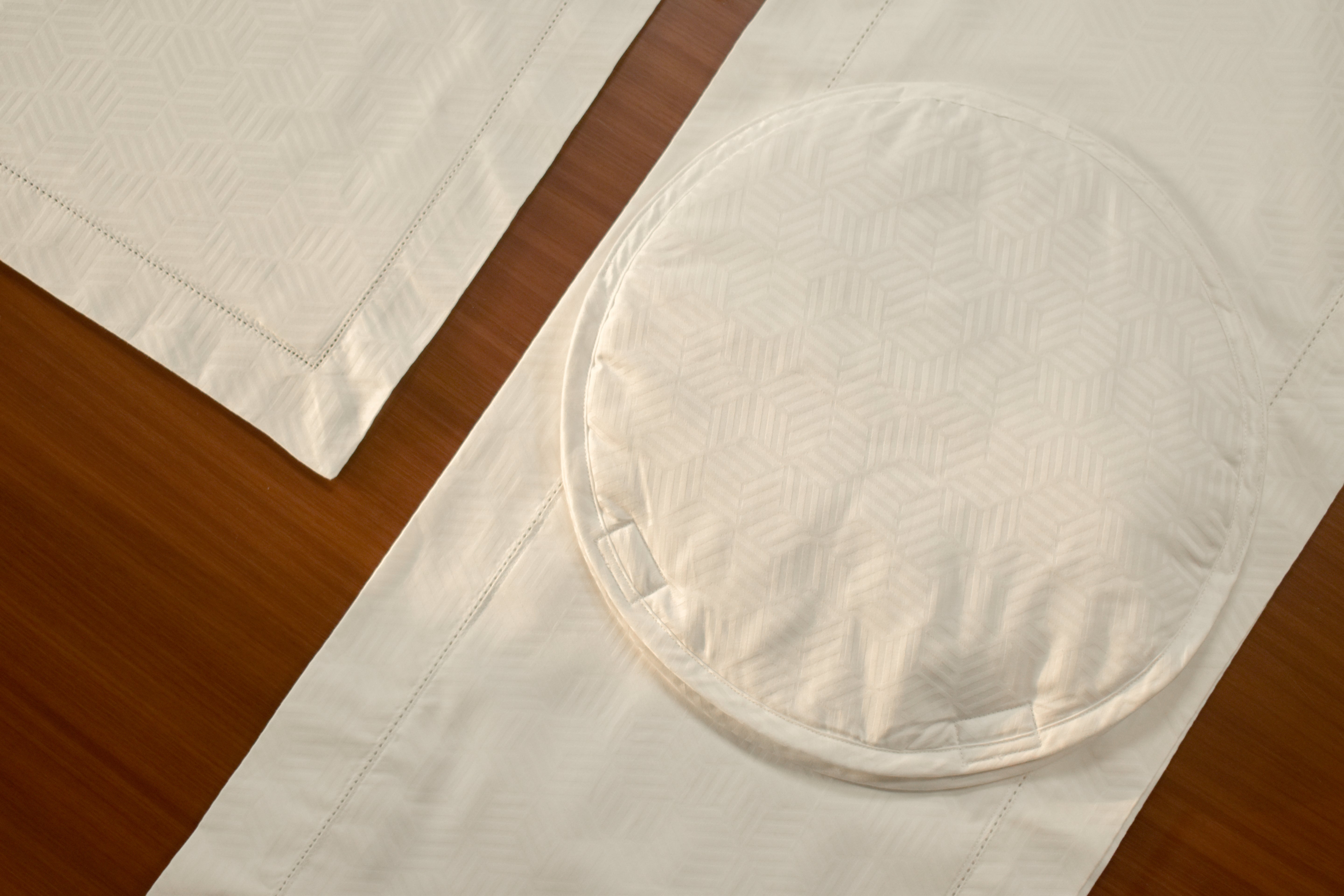 White Jacquard Roti Cover Luxe-Edition