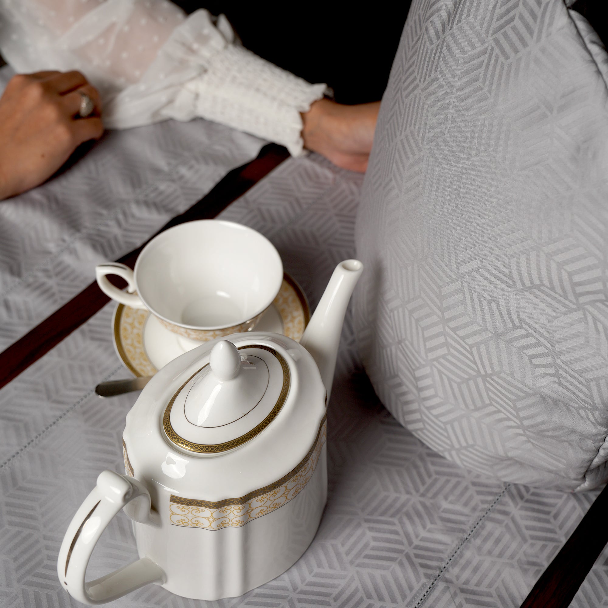 Grey Jacquard Tea Cozy Luxe-Edition