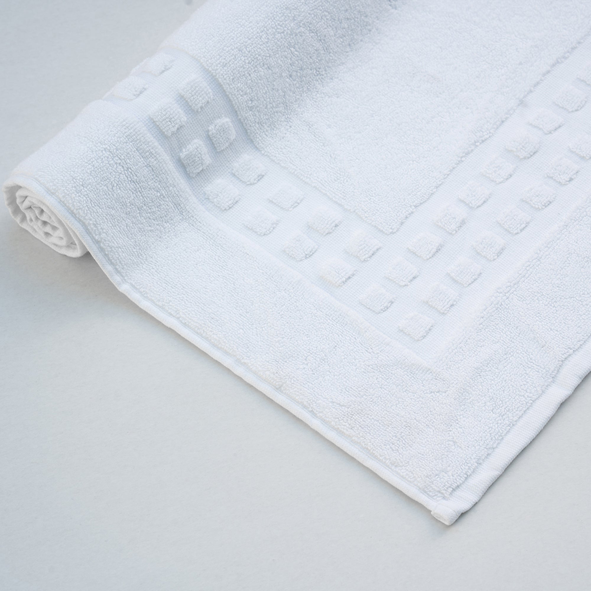 The Linen Company Bath Standard White Block Bath Mat
