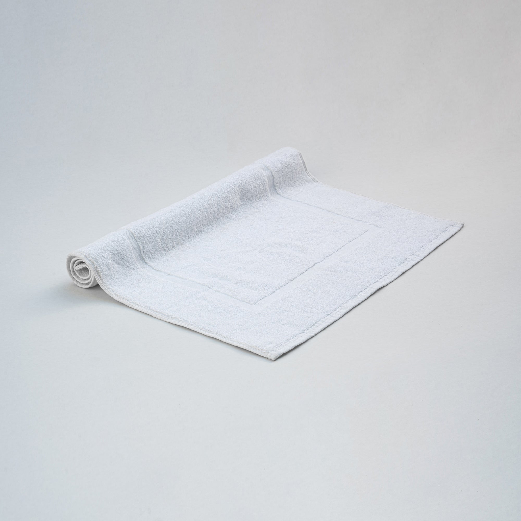 The Linen Company Bath Standard White Framed Bath Mat