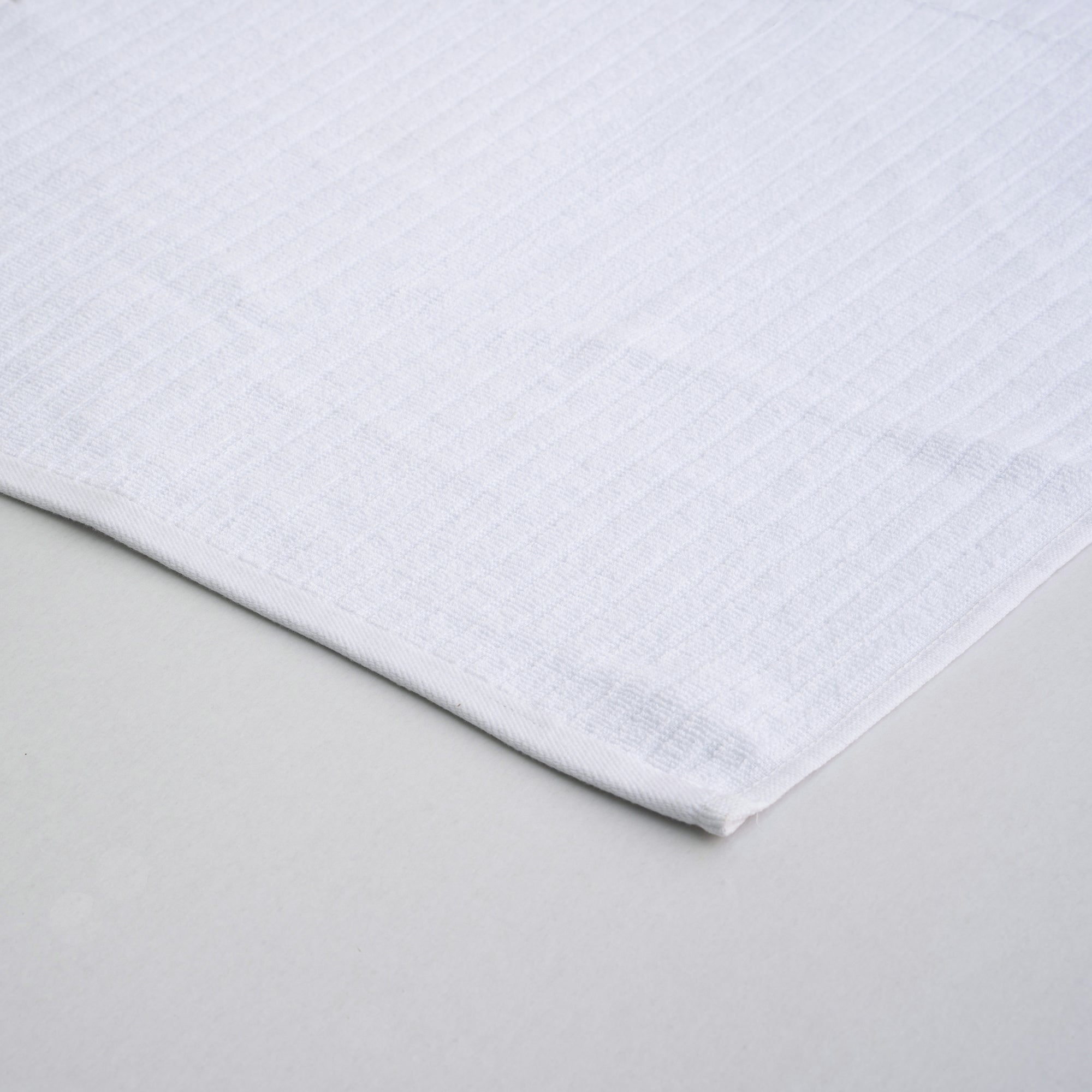 The Linen Company Bath Standard White Ribbed Bath Mat