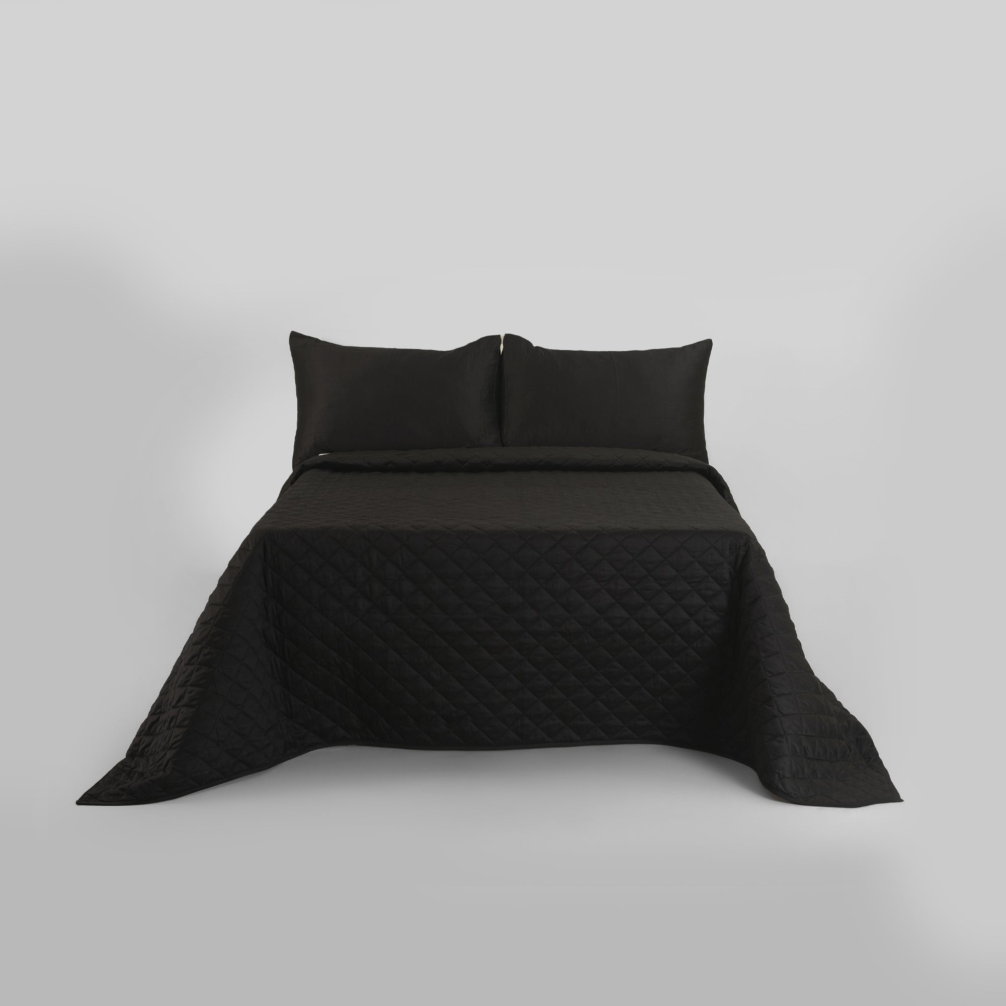 The Linen Company Bedding King Black Quilted Bedspread Set