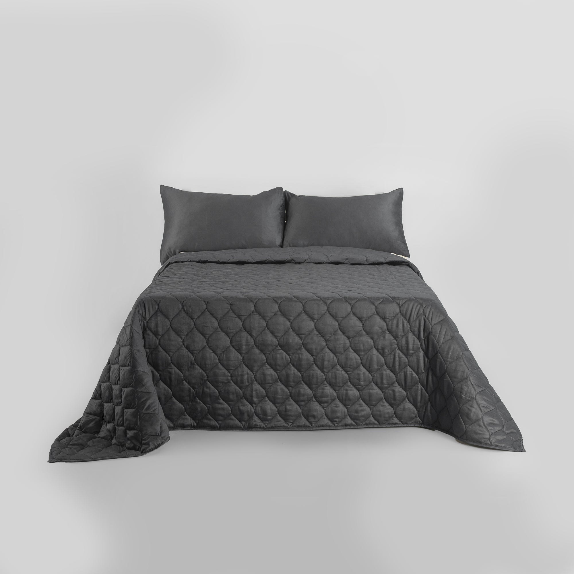 The Linen Company Bedding King Charcoal Quilted Bedspread Set