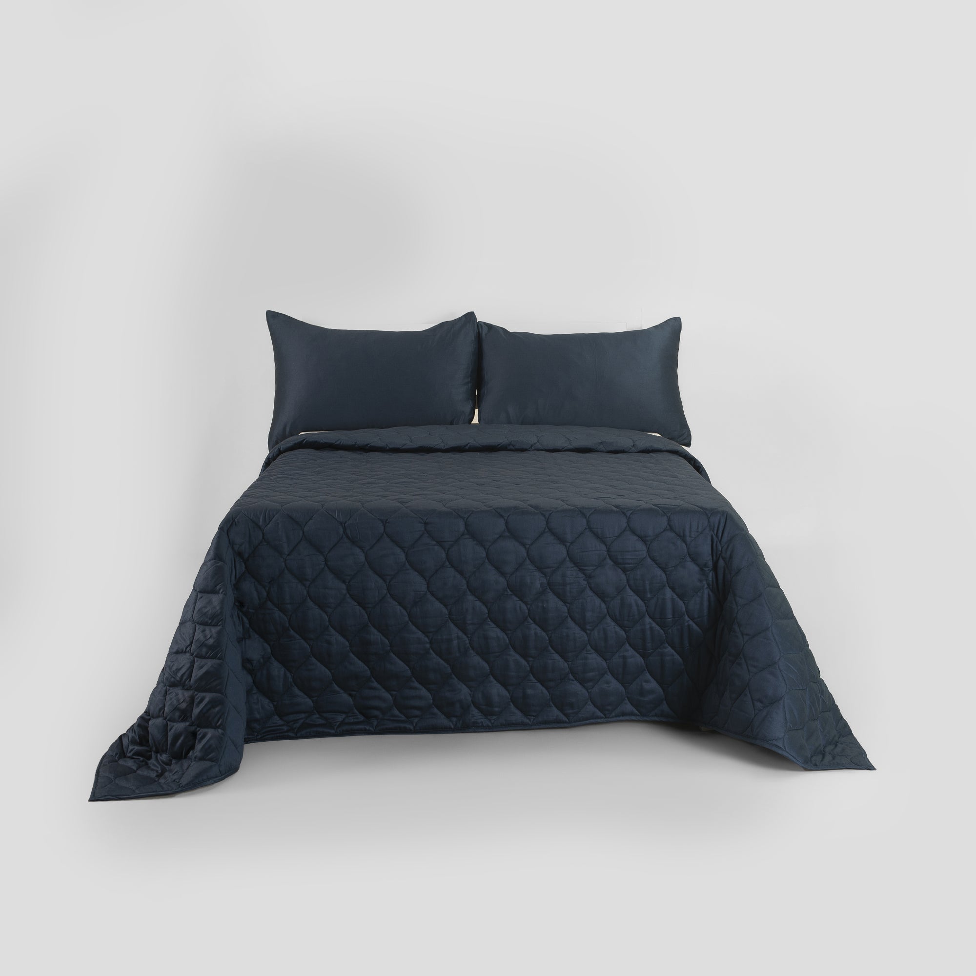 The Linen Company Bedding King Night Sky Quilted Bedspread Set