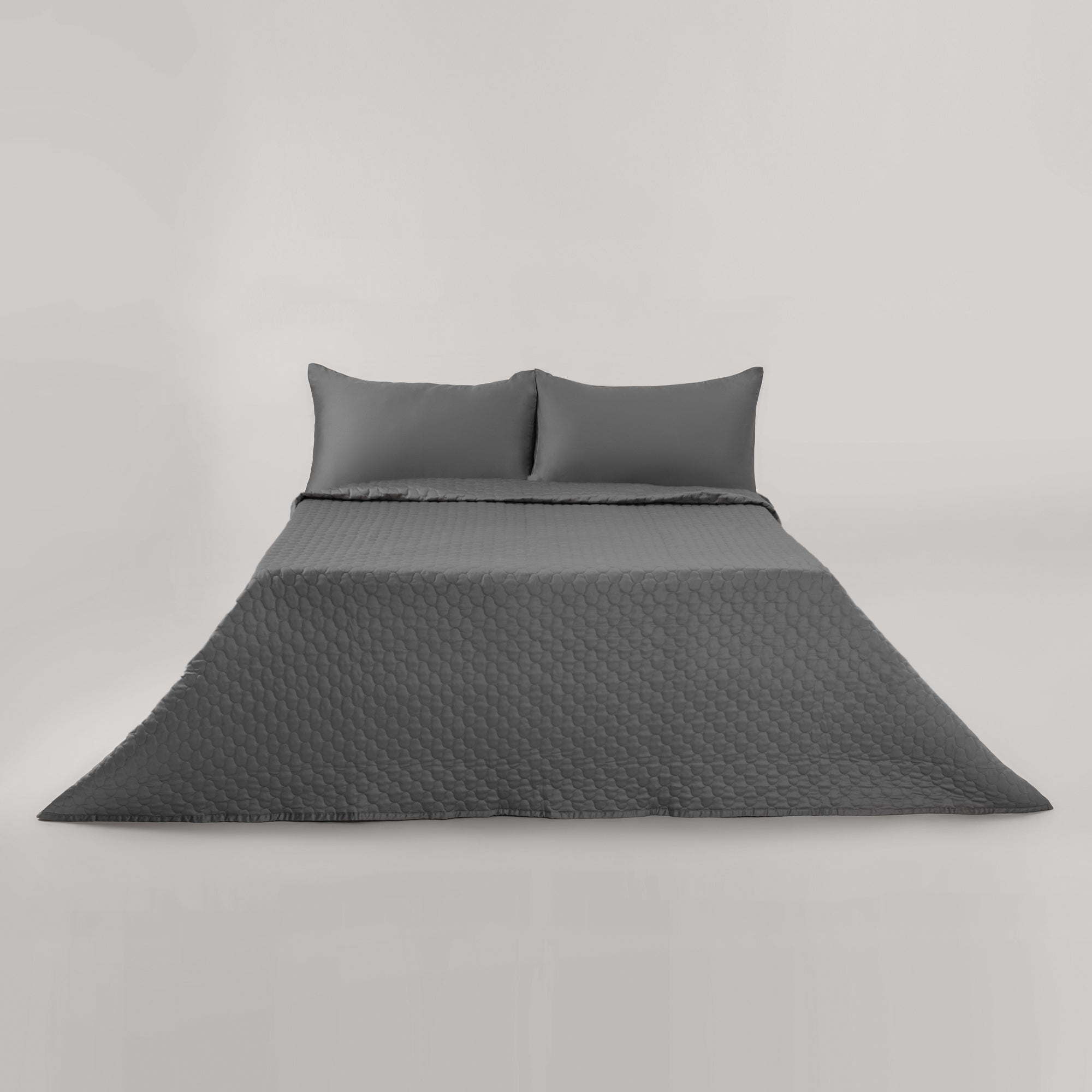 The Linen Company Bedding King Soot BedSpread Set