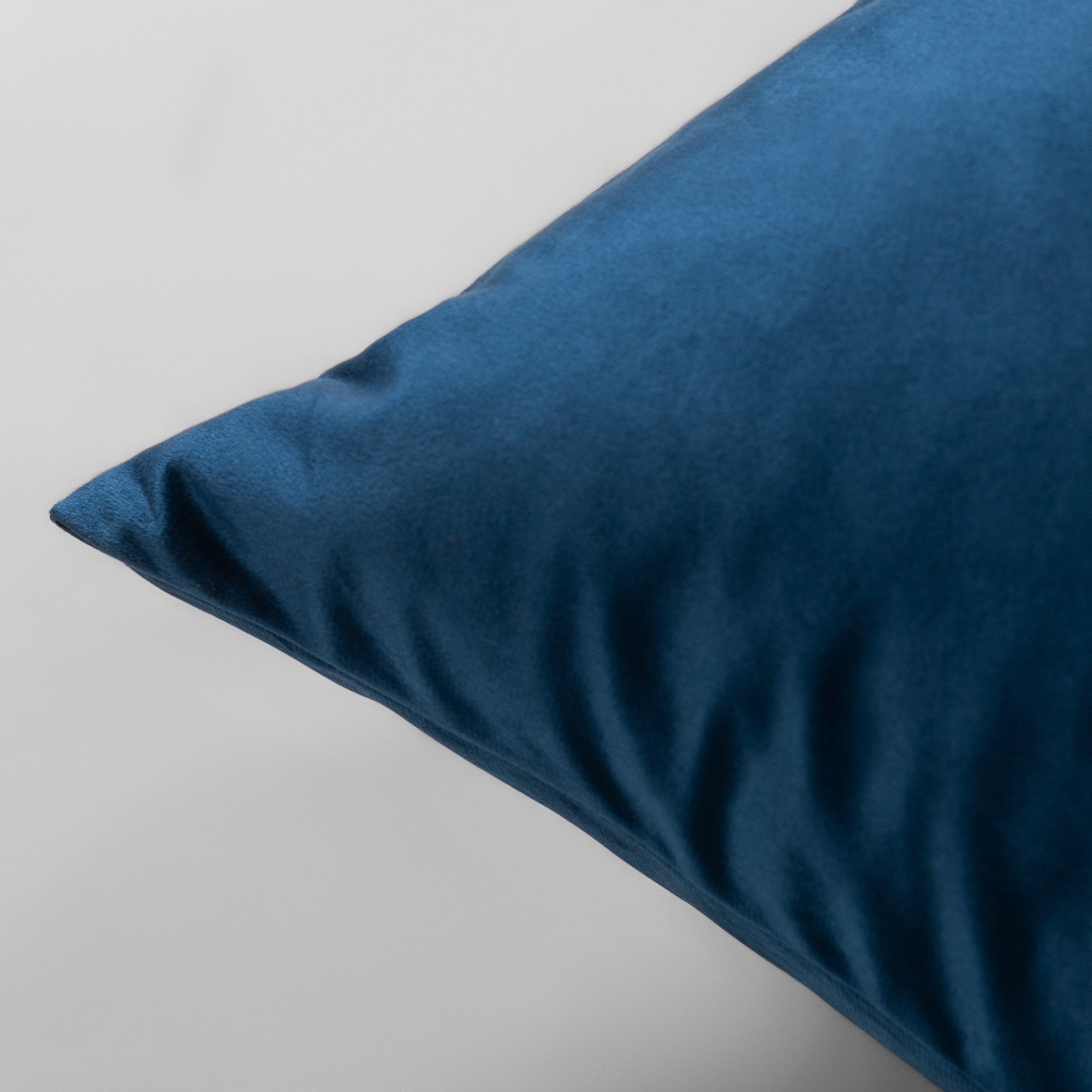 The Linen Company Bedding Standard Midnight Navy Velvet Cushion Cover